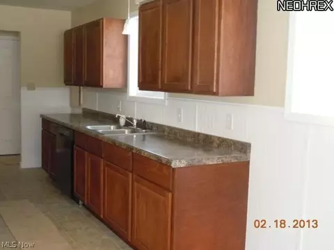 4812 Willowbrook Dr, Mentor, OH 44060 photo 3