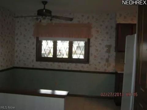 6071 Thunderbird Dr, Maple Heights, OH 44137 photo 5