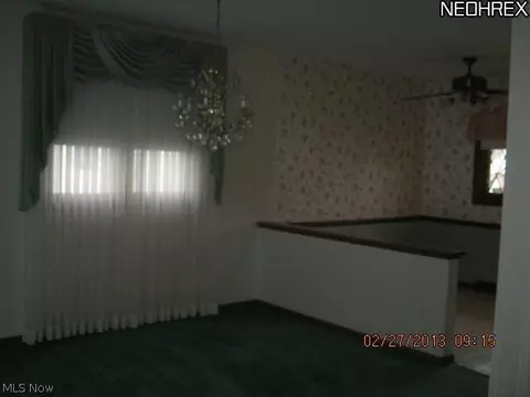 6071 Thunderbird Dr, Maple Heights, OH 44137 photo 8