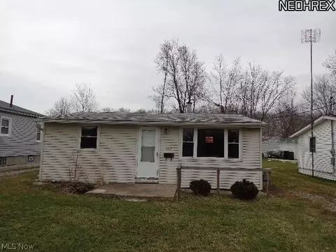 375 Wesley Ave, Elyria, OH 44035 photo 1