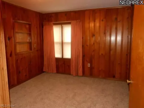 379 Wesley Ave, Elyria, OH 44035 photo 4