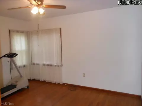379 Wesley Ave, Elyria, OH 44035 photo 6