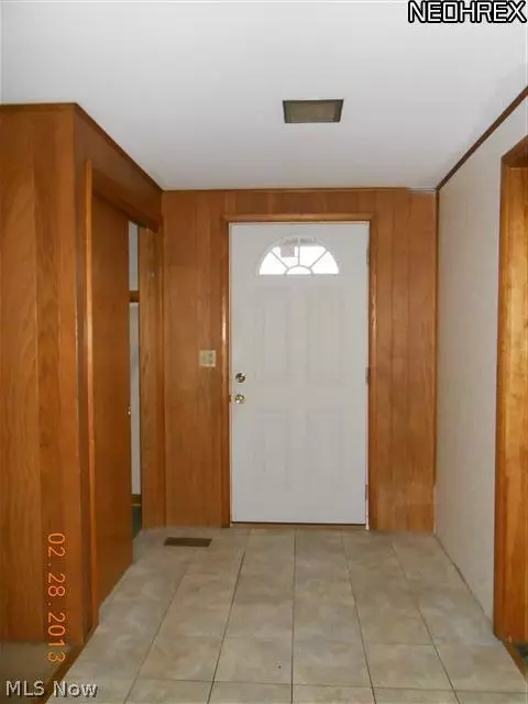229 Pine St, Creston, OH 44217 photo 4