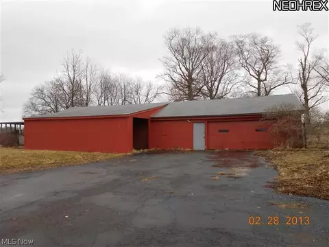 229 Pine St, Creston, OH 44217 photo 3
