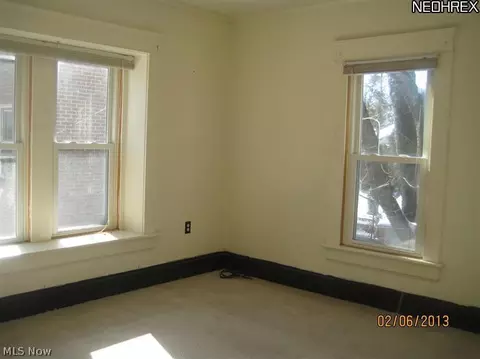 785 Work Dr, Akron, OH 44320 photo 8