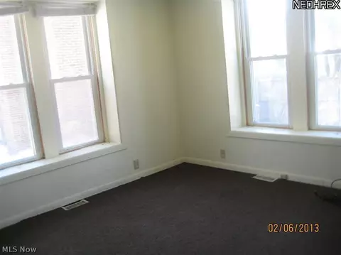 785 Work Dr, Akron, OH 44320 photo 16