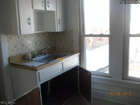 785 Work Dr, Akron, OH 44320 photo 12