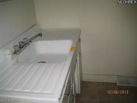 785 Work Dr, Akron, OH 44320 photo 15