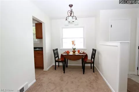 30616 Royalview Dr, Willowick, OH 44095 photo 5