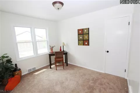 30616 Royalview Dr, Willowick, OH 44095 photo 10