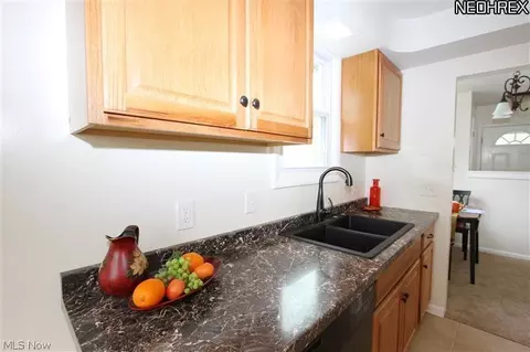 30616 Royalview Dr, Willowick, OH 44095 photo 7