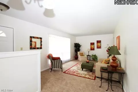 30616 Royalview Dr, Willowick, OH 44095 photo 2
