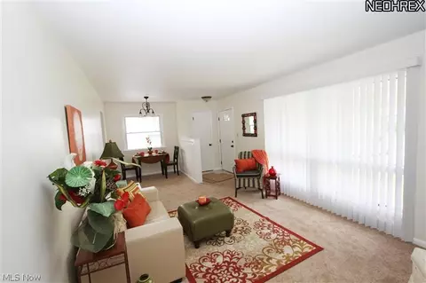 30616 Royalview Dr, Willowick, OH 44095 photo 3
