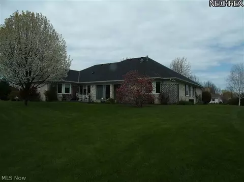 4082 Huntington Ct, Ashtabula, OH 44004 photo 1