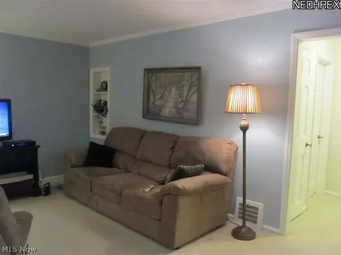 29704 Sylvan Dr, Willowick, OH 44095 photo 9