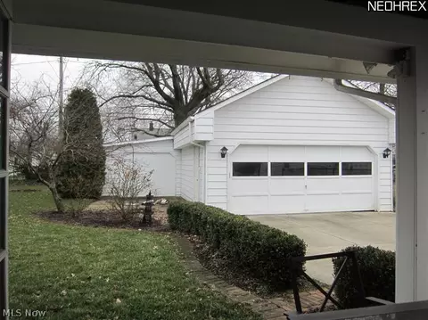 29704 Sylvan Dr, Willowick, OH 44095 photo 3