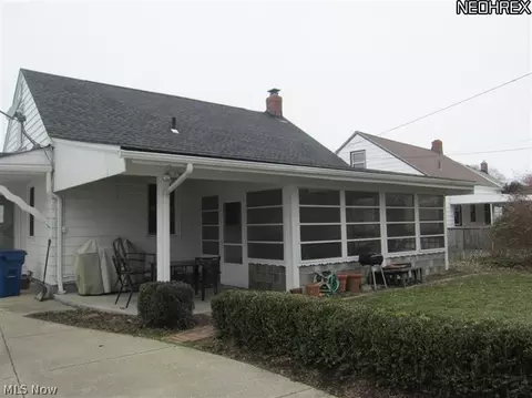 29704 Sylvan Dr, Willowick, OH 44095 photo 2
