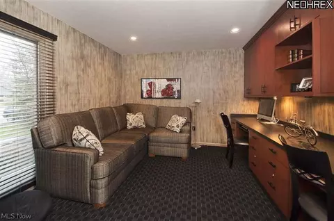32560 Shadowbrook Dr, Solon, OH 44139 photo 9