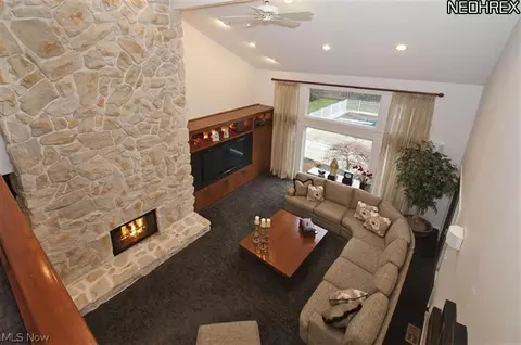 32560 Shadowbrook Dr, Solon, OH 44139 photo 3