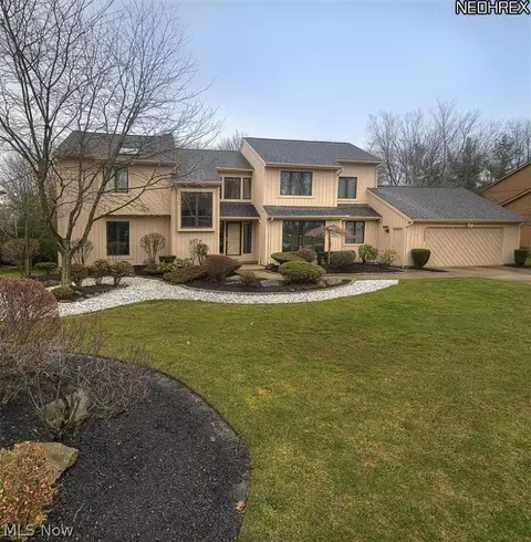 32560 Shadowbrook Dr, Solon, OH 44139 photo 1