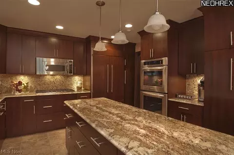 32560 Shadowbrook Dr, Solon, OH 44139 photo 6