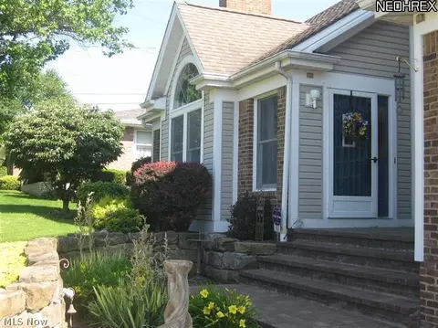 150 Rocky Ledge Dr, Struthers, OH 44471 photo 3