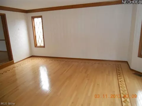 32485 Shadowbrook Dr, Solon, OH 44139 photo 2