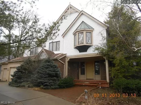32485 Shadowbrook Dr, Solon, OH 44139 photo 1