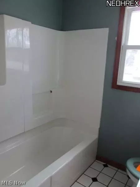 2100 Cramer Ave, Akron, OH 44312 photo 9