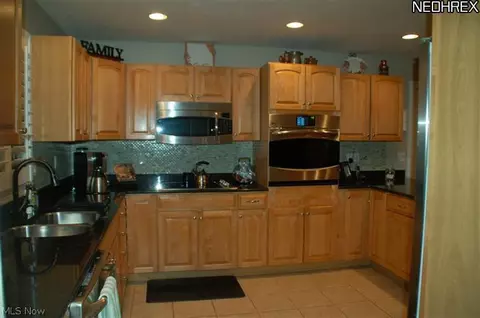 703 Kingfisher Ct, Huron, OH 44839 photo 2