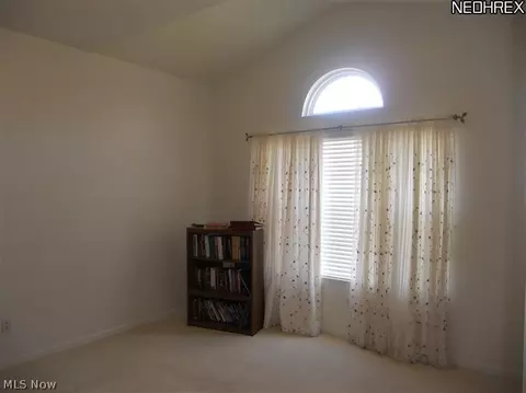 5645 Clingan Rd #22-D, Struthers, OH 44471 photo 10