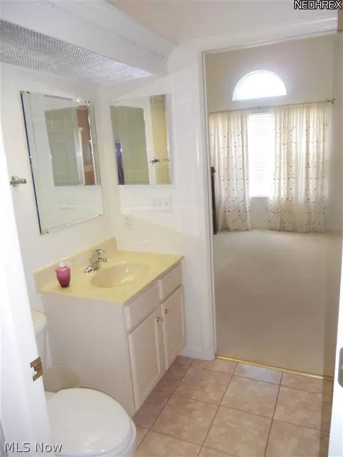 5645 Clingan Rd #22-D, Struthers, OH 44471 photo 12
