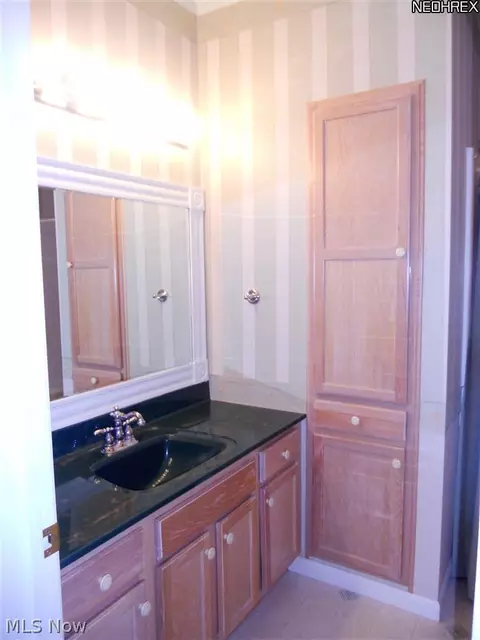 5645 Clingan Rd #22-D, Struthers, OH 44471 photo 8
