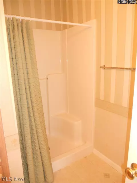 5645 Clingan Rd #22-D, Struthers, OH 44471 photo 13