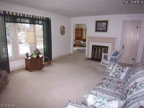 1202 Locust Dr, Ashtabula, OH 44004 photo 3