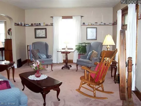 136 Wilson St, Struthers, OH 44471 photo 2