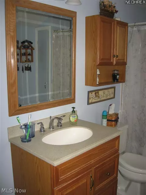 28518 Forest Rd, Willowick, OH 44095 photo 5