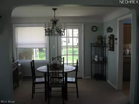 28518 Forest Rd, Willowick, OH 44095 photo 4