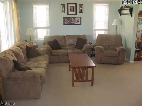 28518 Forest Rd, Willowick, OH 44095 photo 6