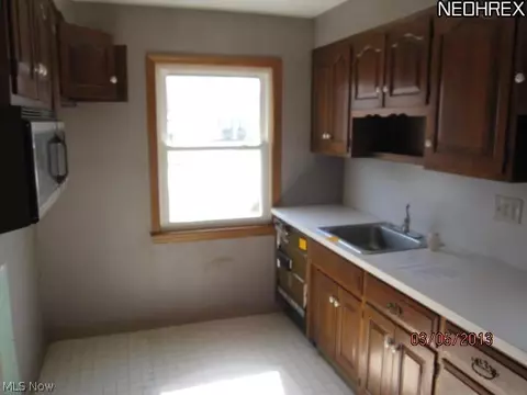 612 Eastern Heights Blvd, Elyria, OH 44035 photo 5