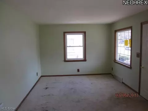 612 Eastern Heights Blvd, Elyria, OH 44035 photo 3