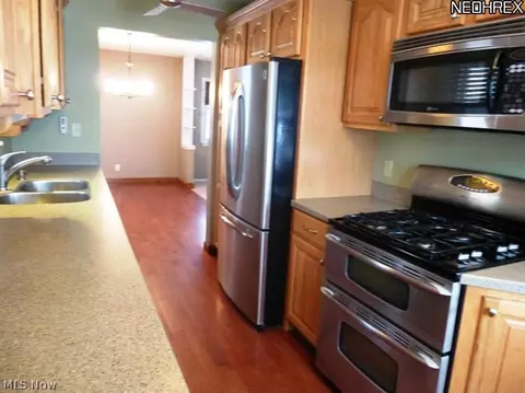31405 Daniel Dr, Willowick, OH 44095 photo 3