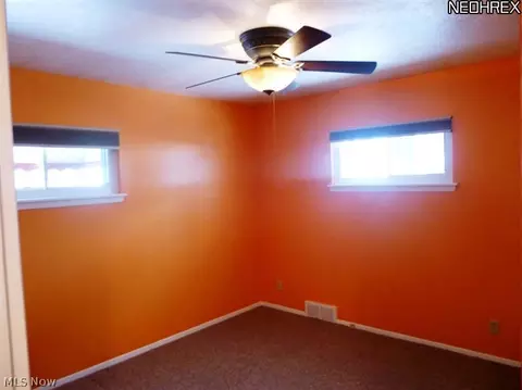 31405 Daniel Dr, Willowick, OH 44095 photo 9