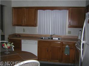 7392 Eisenhower Dr #6, Youngstown, OH 44512 photo 5