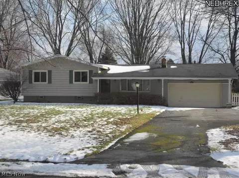 199 Square Dr, Madison, OH 44057 photo 2