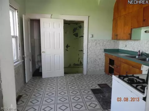1618 Thomas St, Sandusky, OH 44870 photo 4