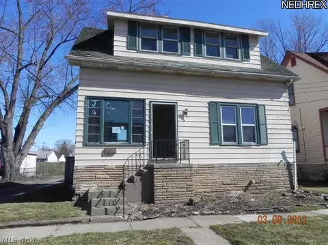 1618 Thomas St, Sandusky, OH 44870 photo 1