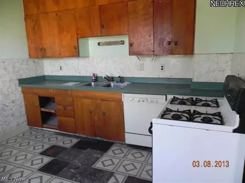 1618 Thomas St, Sandusky, OH 44870 photo 5