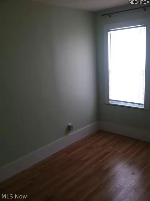 2432 E 32nd St, Lorain, OH 44055 photo 9