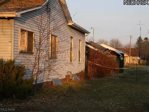 118 Second St, Malvern, OH 44644 photo 2